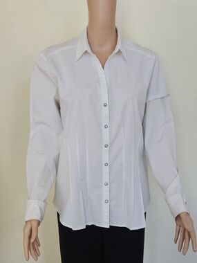 Women's White Button-Front Pleated Blouse